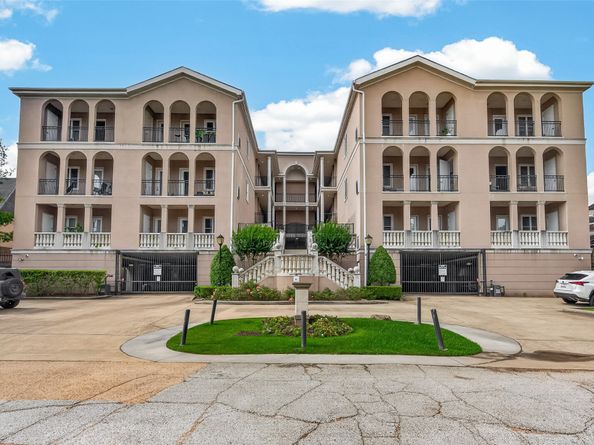 58 Briar Hollow Lane 204, Houston TX 77027
