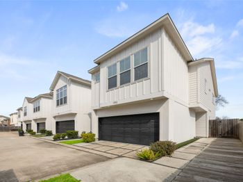 1902 Hollister Spruce Lane