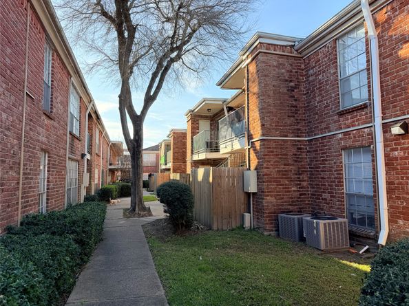 9201 Clarewood Drive 245, Houston TX 77036