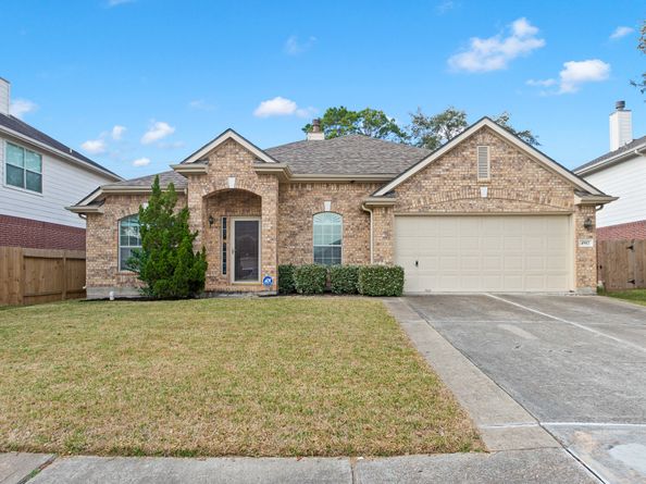 4902 Quiet Canyon Drive, Friendswood TX 77546