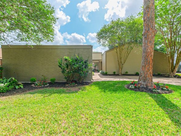 10727 Villa Lea Lane, Houston TX 77071