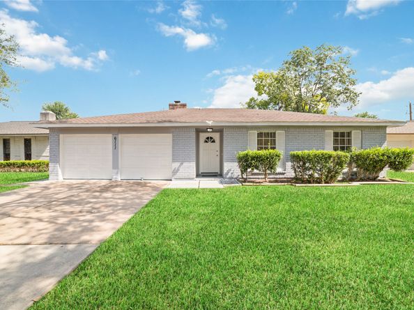 6111 Westbranch Drive, Houston TX 77072