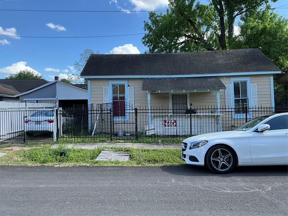 2614 Lee Street, Houston TX 77026