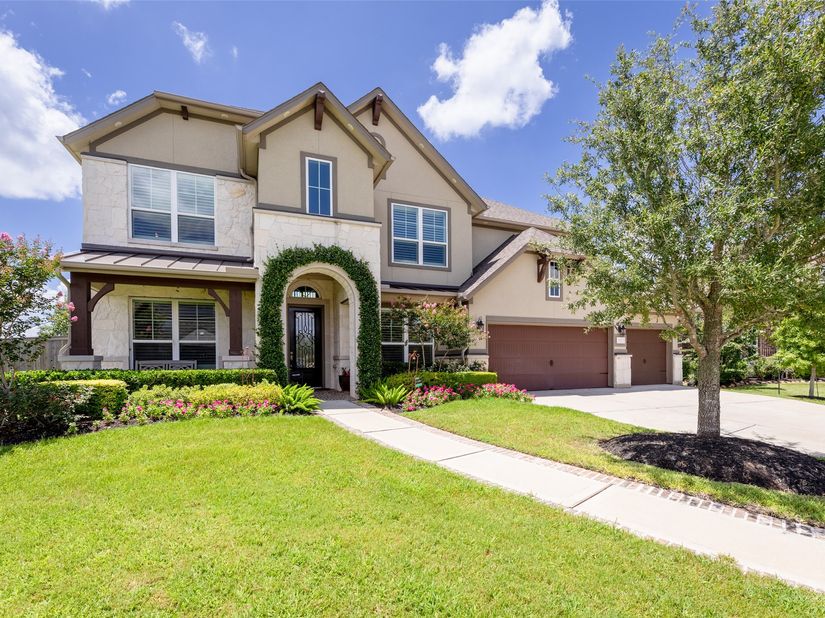 99 Zenith Lane, Sugar Land TX 77498