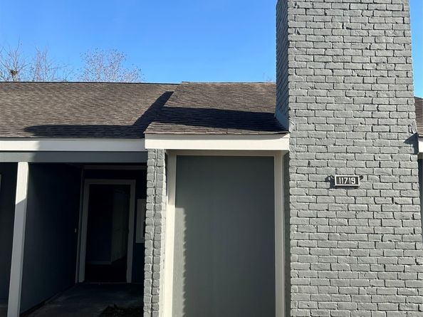11719 Pender Lane, Houston TX 77477