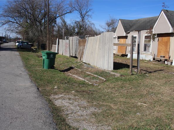 8227 Mendez Street, Houston TX 77029