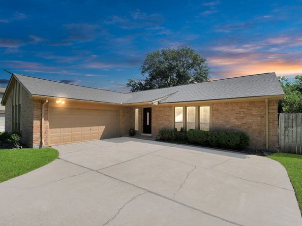 11506 Barwood Bend Drive, Houston TX 77065