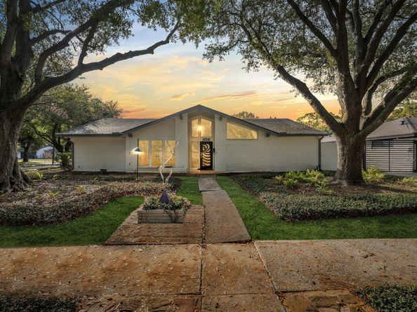 5603 Grape Street, Houston TX 77096