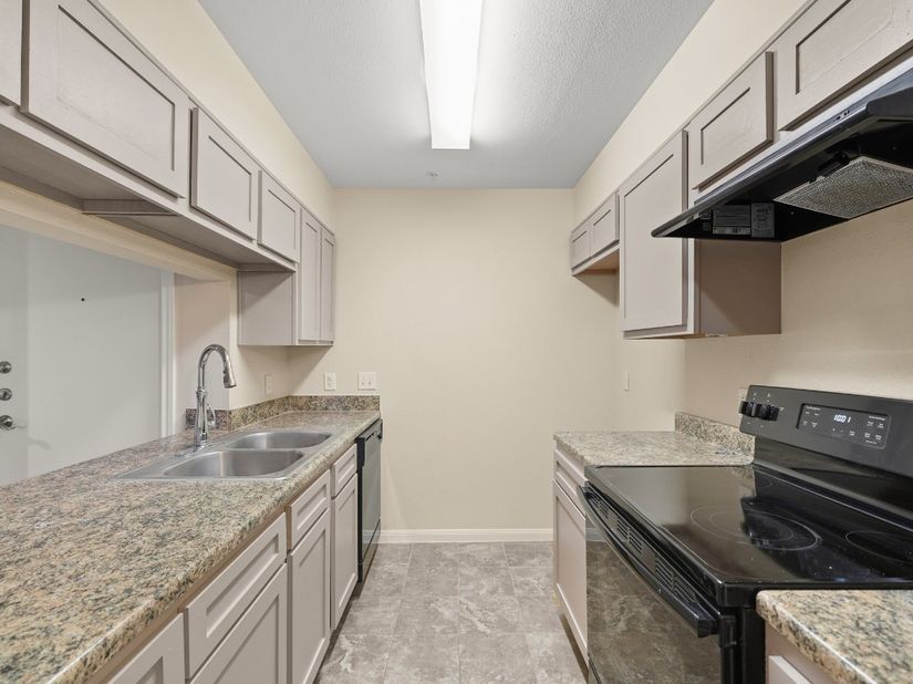8415 Hearth Drive 06, Houston TX 77054