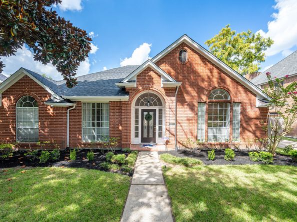 3311 Richland Drive, Sugar Land TX 77478