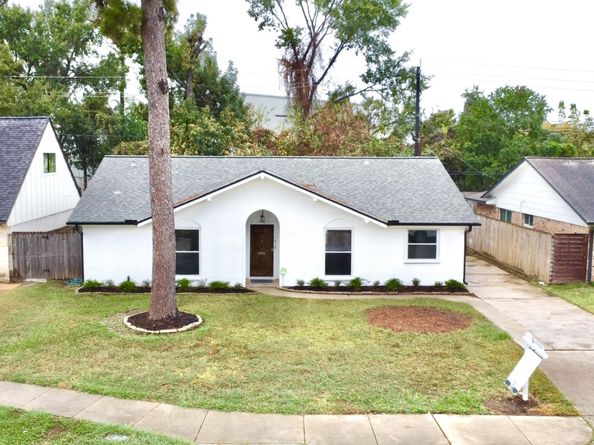 1415 Mapleton Drive, Houston TX 77043