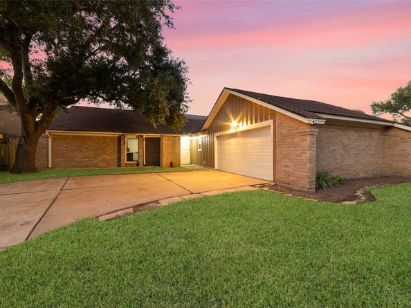 15824 Boulder Oaks Drive, Houston TX 77084