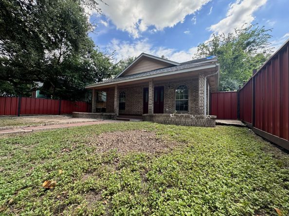 4722 Woodside Street, Houston TX 77023