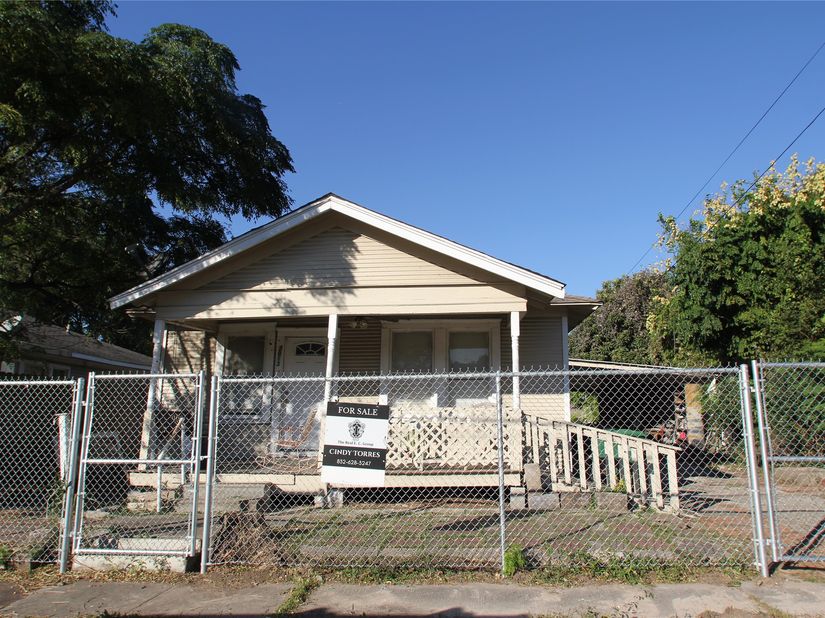 7013 Avenue E, Houston TX 77011