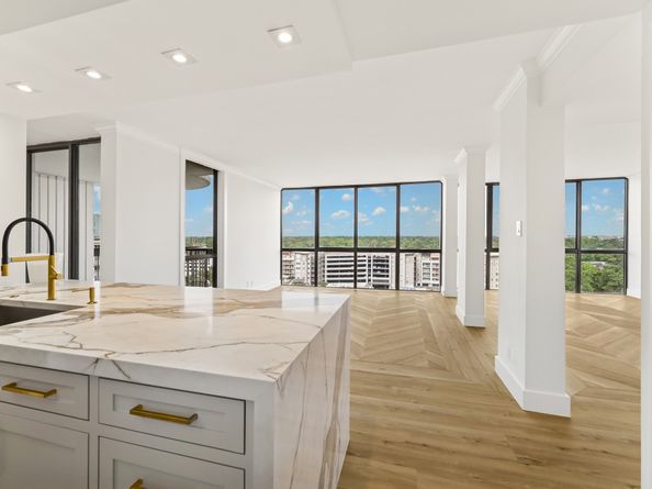 5001 Woodway Drive 1305, Houston TX 77056