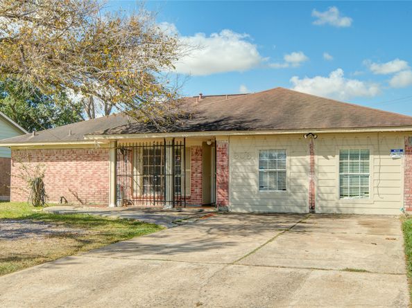 806 Coolwood Drive, Houston TX 77013