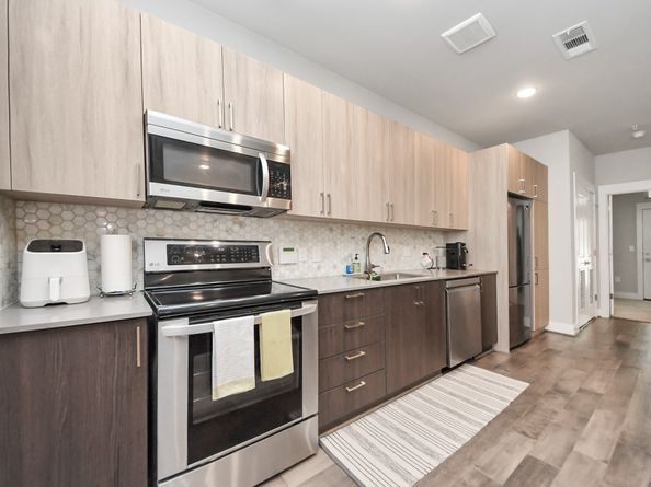 4819 Caroline Street 102, Houston TX 77004