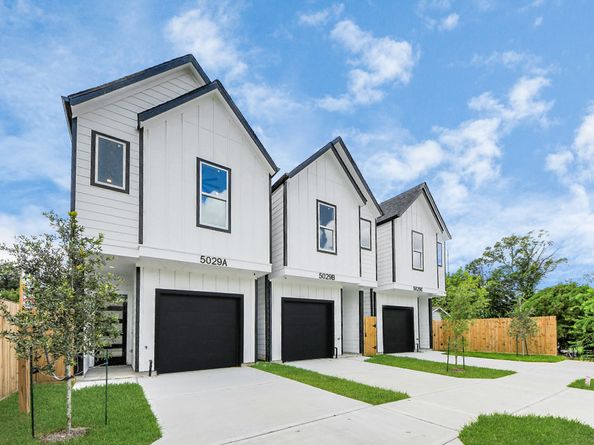 5029 Broom Street A, Houston TX 77091