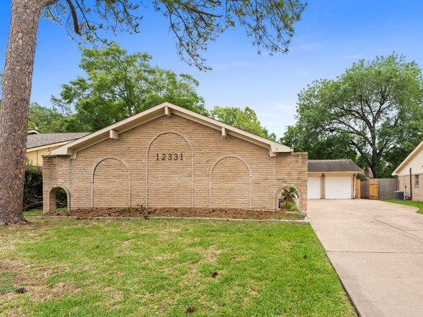12331 Wedgehill Lane, Houston TX 77077