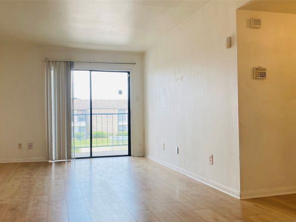 2824 S Bartell Drive 28, Houston TX 77054