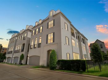 11107 Savannah Oaks Lane