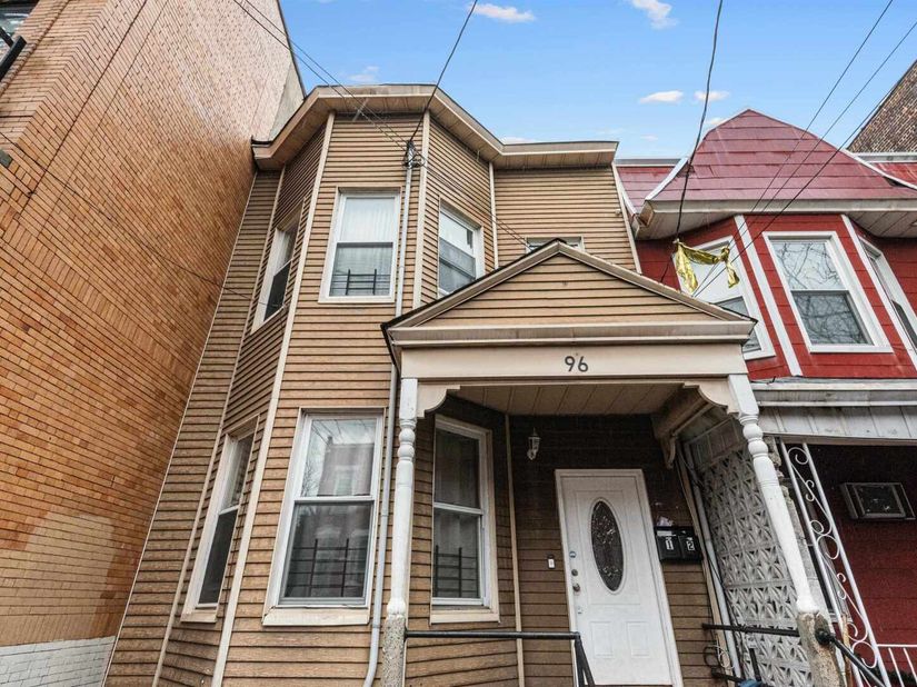 96 Harmon St, Jersey City NJ 07304