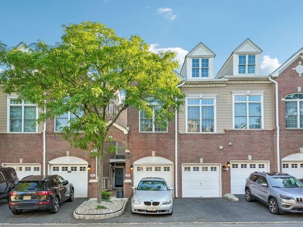 135 Abbie Ct 135, Guttenberg NJ 07093
