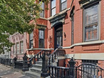 298 2nd St