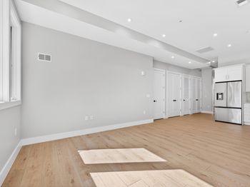 126 De Kalb Ave