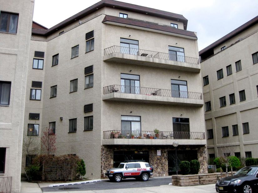 75 Liberty Ave E12, Jersey City NJ 07306