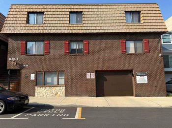 74 69th St