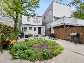 129 Avenue E