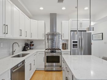 838 Park Ave