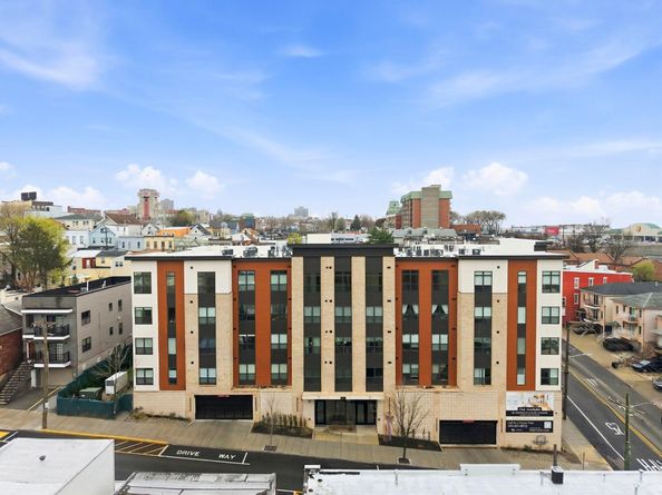 649 38th St 203, Union City NJ 07087