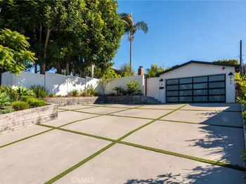 966 Rosecrans Avenue