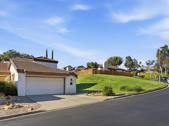 1837 Cathedral, Escondido CA 92029