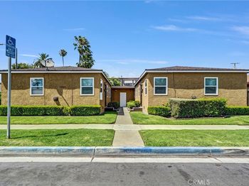 1065 E 19th