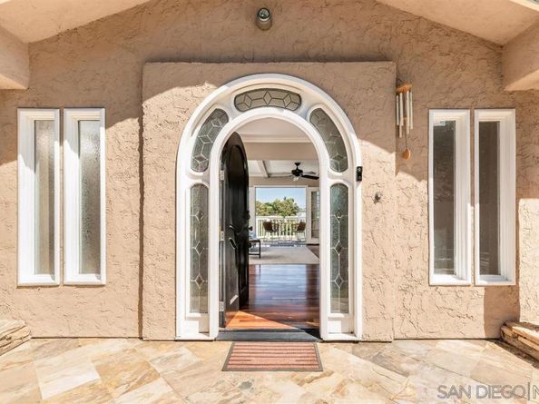 4275 Crestview Dr, La Mesa CA 91941