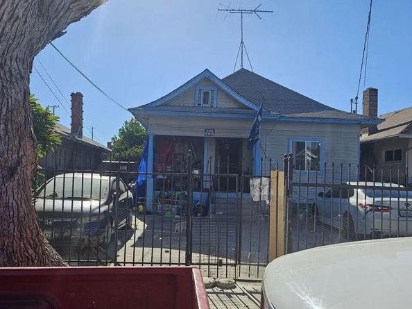 462 E 32nd Street, Los Angeles CA 90011