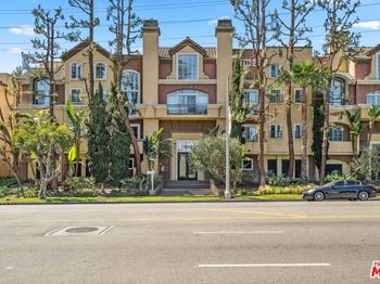 7037 La Tijera Boulevard