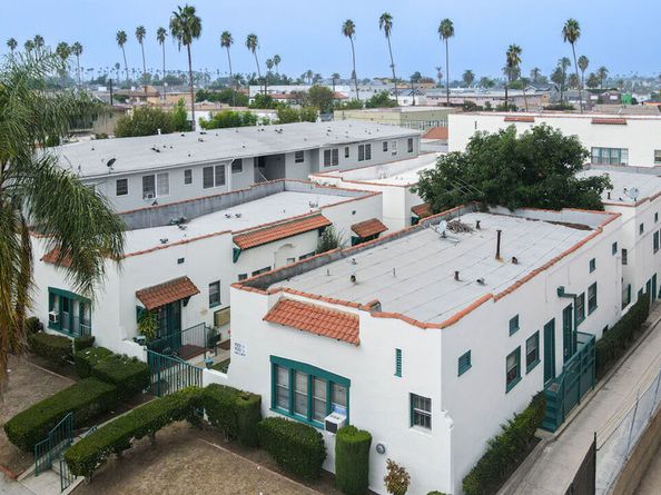 1123 S Norton Avenue, Los Angeles CA 90019