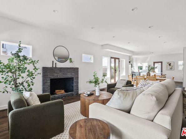 2209 West Boulevard, Los Angeles CA 90016