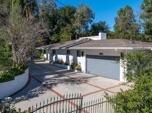 12004 Briarvale Lane, Studio City CA 91604