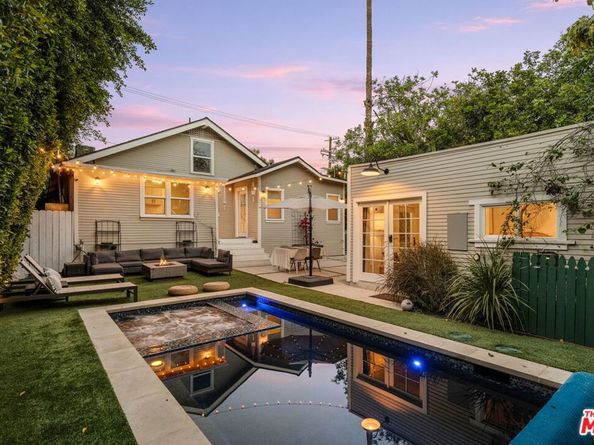 7030 De Longpre Avenue, Los Angeles CA 90028