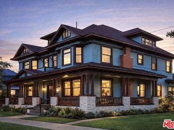 3977 S Budlong Avenue