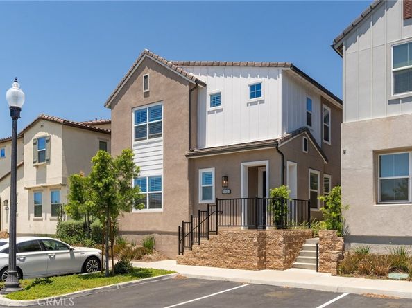 15982 Parkhouse 2, Fontana CA 92336