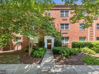 1630 W Abingdon Drive