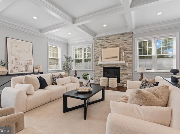 7606 Leonard Drive, Falls Church VA 22043