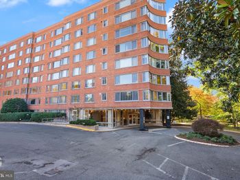 4200 Cathedral Avenue NW