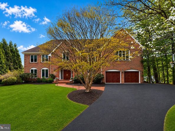 8601 Split Oak Circle, Bethesda MD 20817